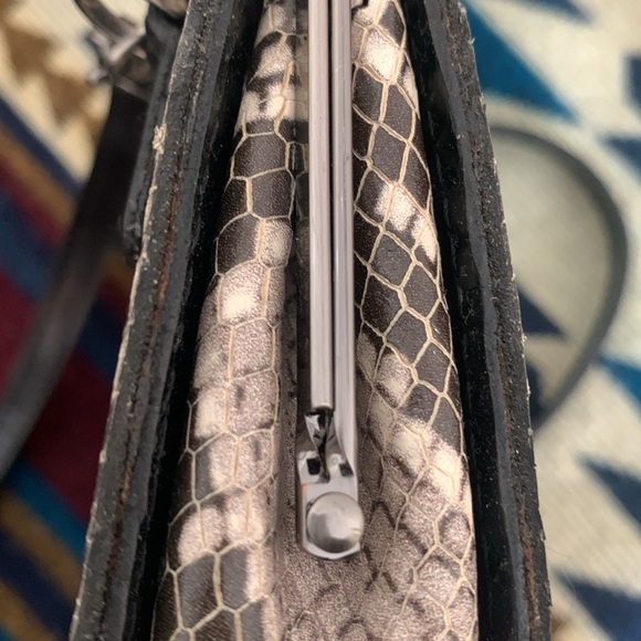 Patricia Nash Vallina Leather Clutch Crossbody Kiss Lock Black Python Li… - Picture 12 of 12